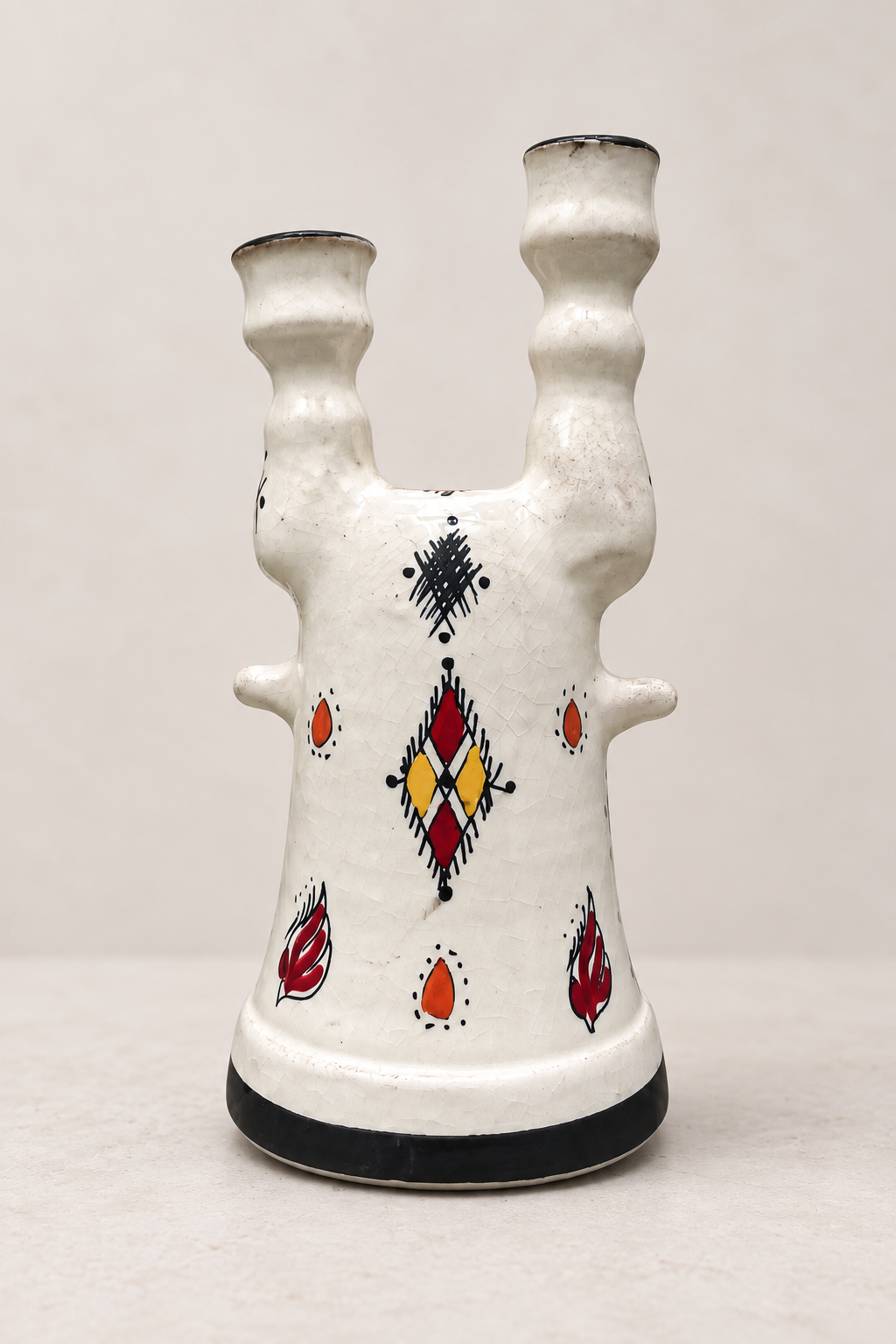 Jarrón escultórico Riad de Casarin, cerámica blanca de doble cuello pintada a mano con signos amazigh